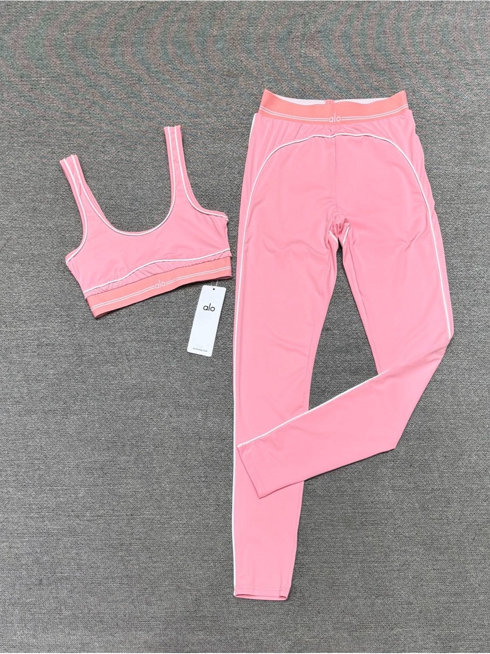 ALO Yoga Pink Sports Bra and Leggings Set